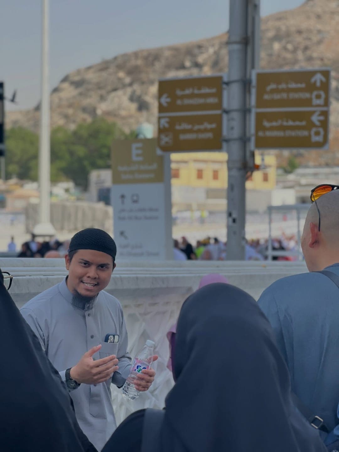 Sesi bimbingan bersama jemaah di Tanah Suci