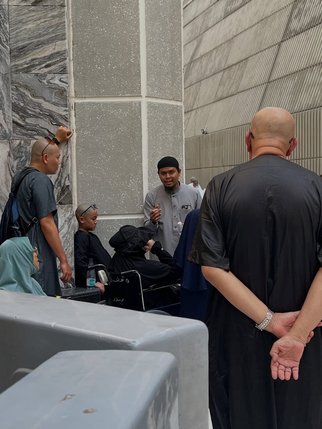 Sesi bimbingan bersama jemaah di Tanah Suci